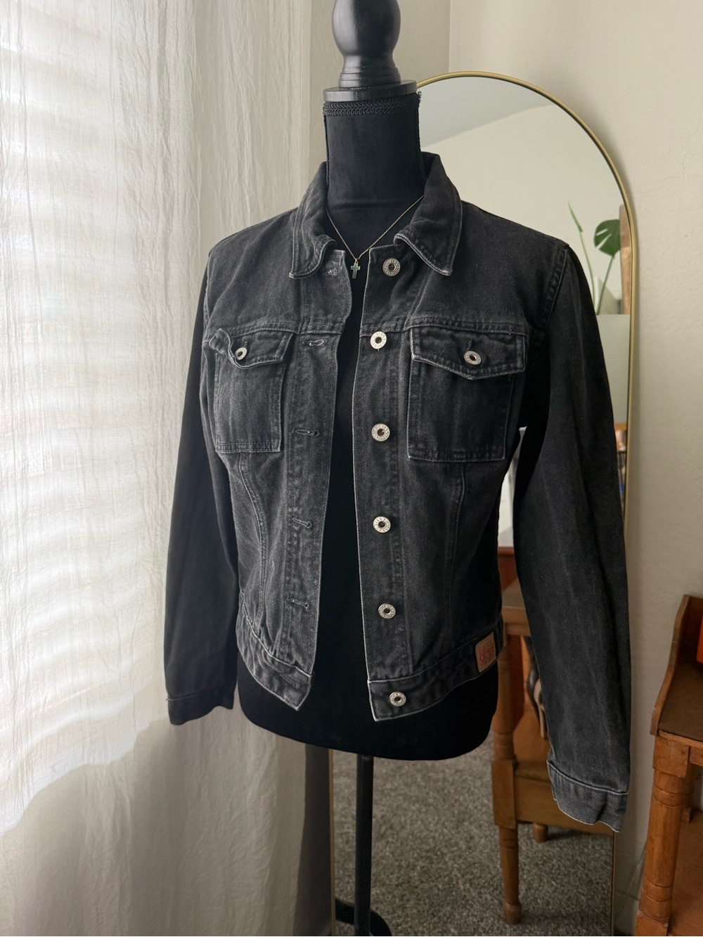 Vintage Guess Women's Black Washed Denim Jean Jacket